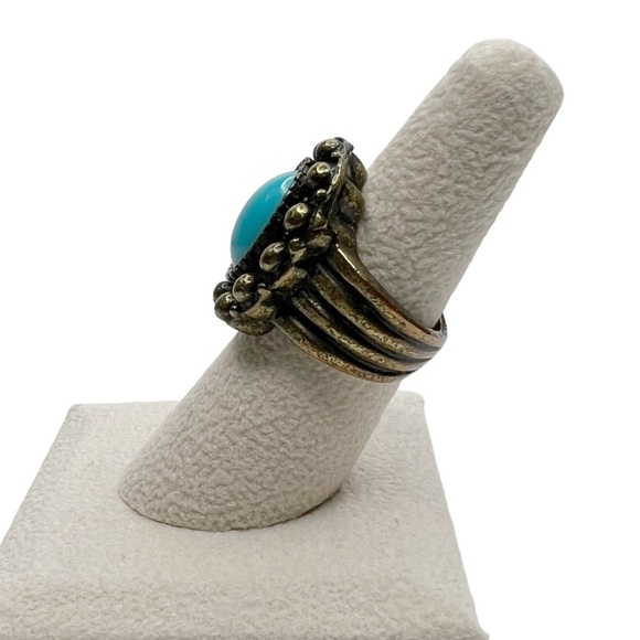 Faux Turquoise Oval Cabochon Antique Gold Tone Ring - Picture 5 of 9
